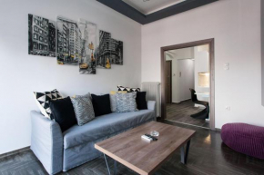 Renovated 2 bedroom apt in Larissis Railway Station and Metro